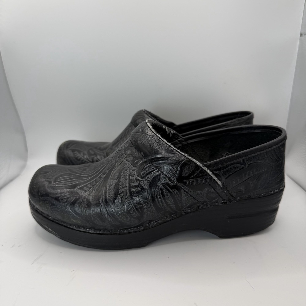 Dansko Professional Black Tooled Leather Clog Shoes Size 37 EU / 6.5-7 US